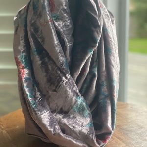 Beautiful Johnny Was silver velvet circle scarf.